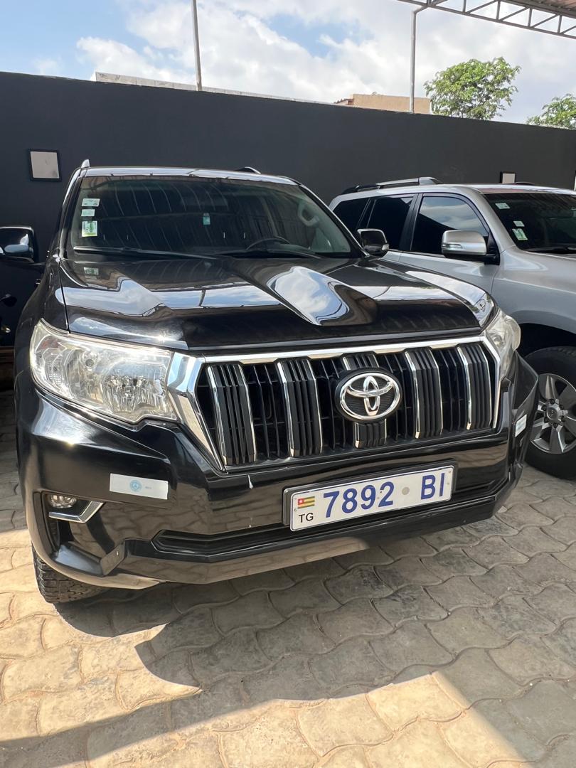 Toyota Prado Noir